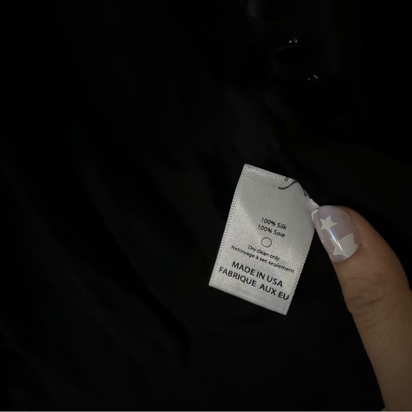 Are You Am I Kaede Silk Button Down Blouse 🖤 - Picture 4 of 4